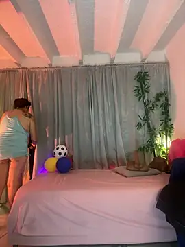Snapshot of lonely_shewolf chatting on July 4, 6:34 pm lonely shewolf online show from July 4, 6:34 pm