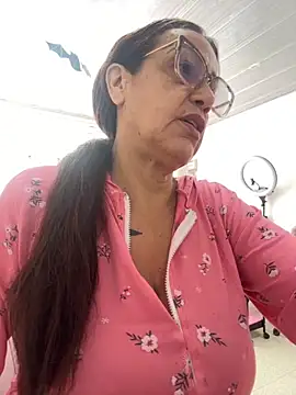 Snapshot of lonely_shewolf chatting on October 24, 12:59 pm lonely shewolf online show from October 24, 12:59 pm