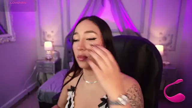 Snapshot of maggietime chatting on October 6, 8:42 pm maggietime online show from October 6, 8:42 pm