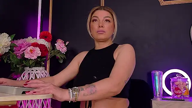 DeeaDiamondd online show from January 14, 7:39 pm