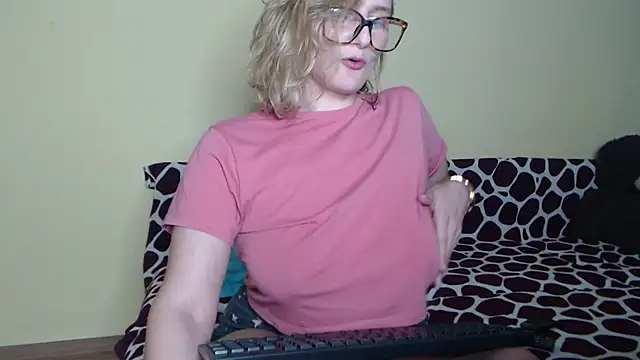 alicesweet21 online show from February 2, 3:10 am