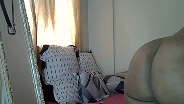 AddictiveAssCurves online show from February 28, 8:36 am