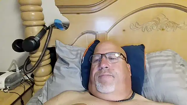 Snapshot of Bigbear0563 chatting on June 25, 3:39 pm Bigbear0563 online show from June 25, 3:39 pm