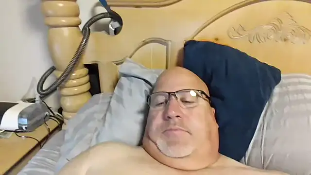Bigbear0563 online show from April 21, 5:08 pm