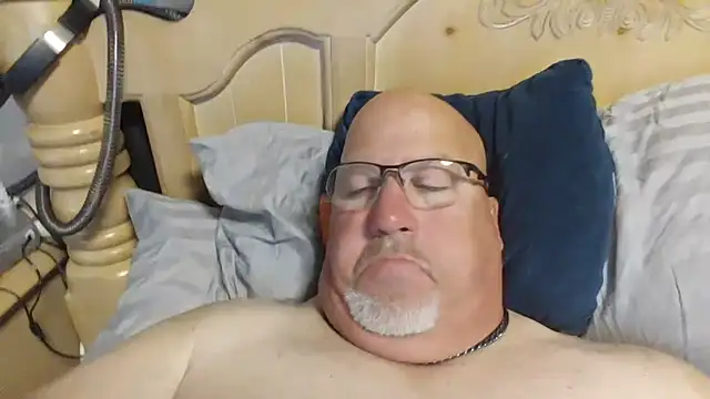 Snapshot of Bigbear0563 chatting on June 2, 4:07 pm Bigbear0563 online show from June 2, 4:07 pm
