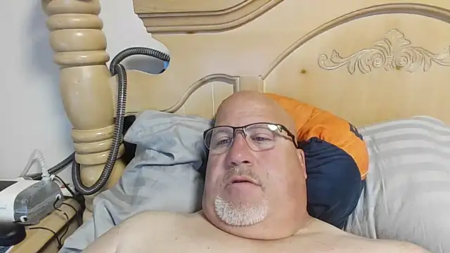 Snapshot of Bigbear0563 chatting on May 22, 3:43 pm Bigbear0563 online show from May 22, 3:43 pm