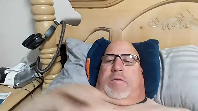 Snapshot of Bigbear0563 chatting on July 5, 3:41 pm Bigbear0563 online show from July 5, 3:41 pm