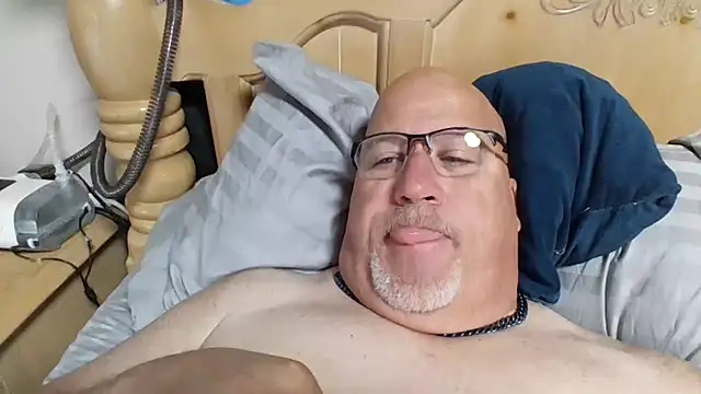 Bigbear0563 online show from April 10, 4:03 pm