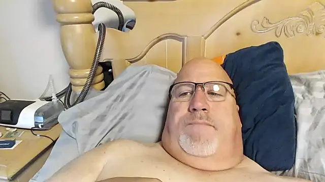 Bigbear0563 online show from April 18, 5:15 pm
