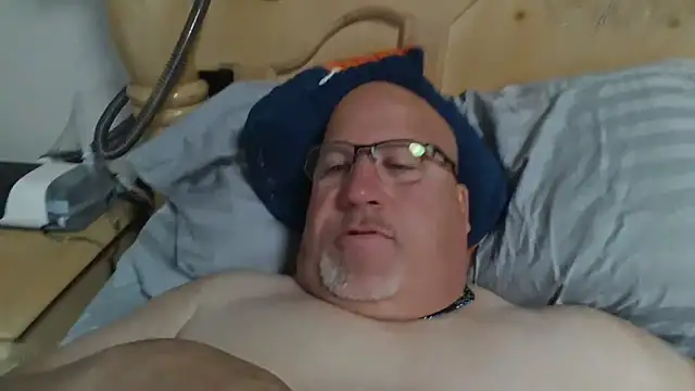 Bigbear0563 online show from April 8, 3:46 pm
