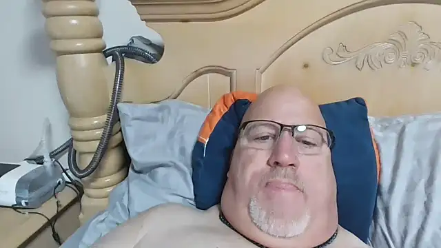 Bigbear0563 online show from April 2, 2:02 pm