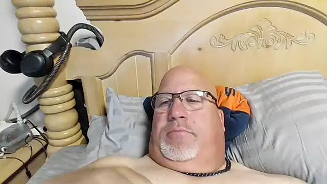 Snapshot of Bigbear0563 chatting on June 24, 5:55 pm Bigbear0563 online show from June 24, 5:55 pm