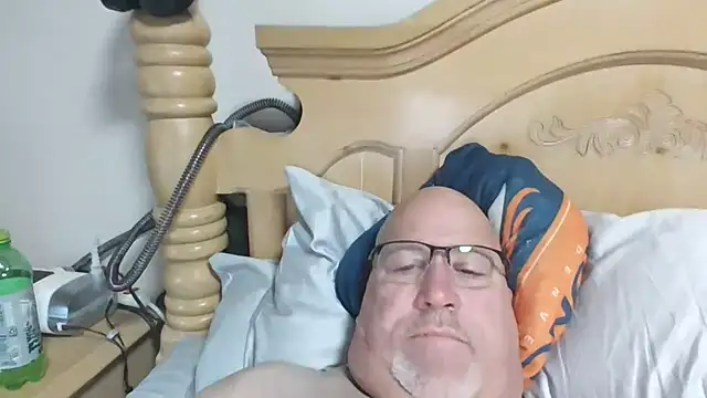 Bigbear0563 online show from March 4, 4:37 pm