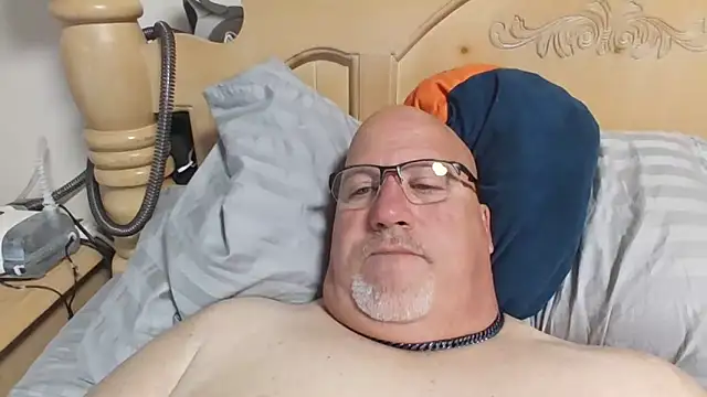 Bigbear0563 online show from April 7, 4:09 pm