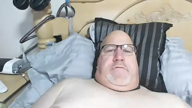 Bigbear0563 online show from December 19, 3:36 pm