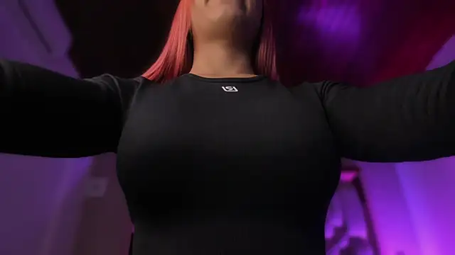 Emmily Savage online show from April 10, 11:39 am