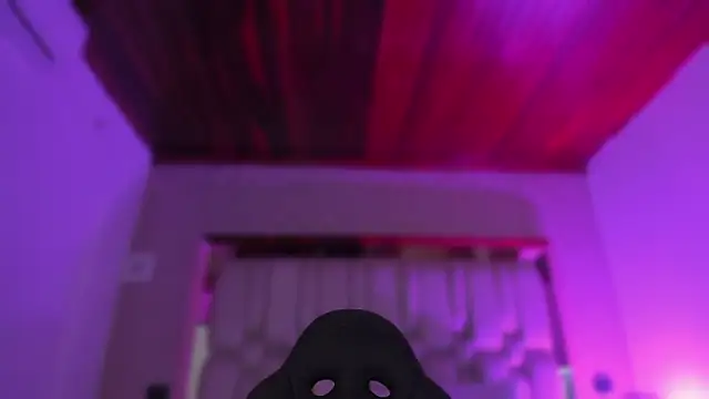 Emmily Savage online show from March 14, 11:38 am