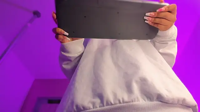 Emmily Savage online show from September 19, 11:25 am