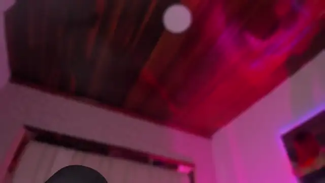 Emmily Savage online show from November 22, 11:31 am