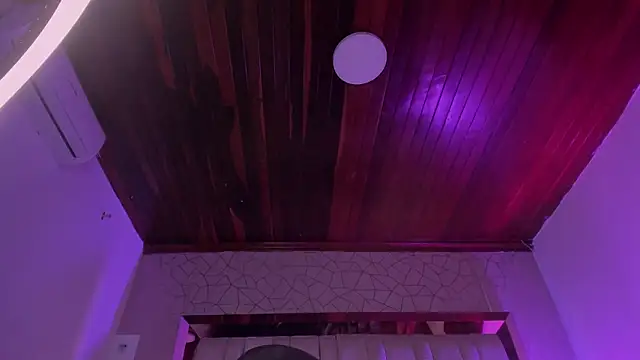 Emmily Savage online show from March 28, 11:55 am