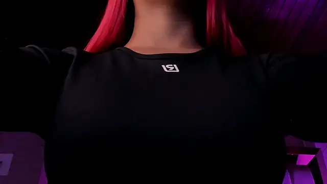 Emmily Savage online show from April 22, 11:28 am