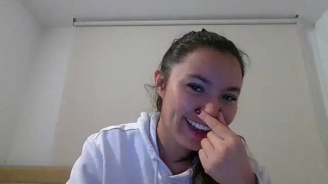 Snapshot of _andygirl chatting on April 28, 2:27 am andygirl online show from April 28, 2:27 am