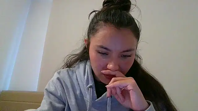 Snapshot of _andygirl chatting on May 31, 9:37 pm andygirl online show from May 31, 9:37 pm
