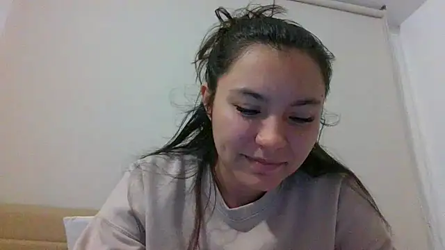 Snapshot of _andygirl chatting on May 19, 1:56 am andygirl online show from May 19, 1:56 am