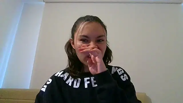 Snapshot of _andygirl chatting on May 7, 9:51 pm andygirl online show from May 7, 9:51 pm