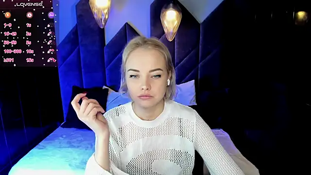 StephanieSweety online show from February 27, 7:15 pm