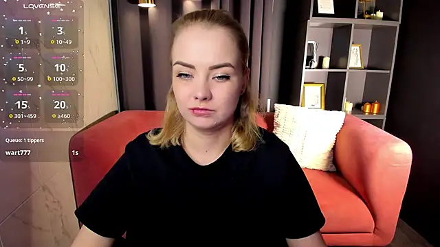 StephanieSweety online show from March 15, 5:31 pm