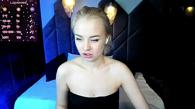 StephanieSweety online show from February 25, 10:31 pm