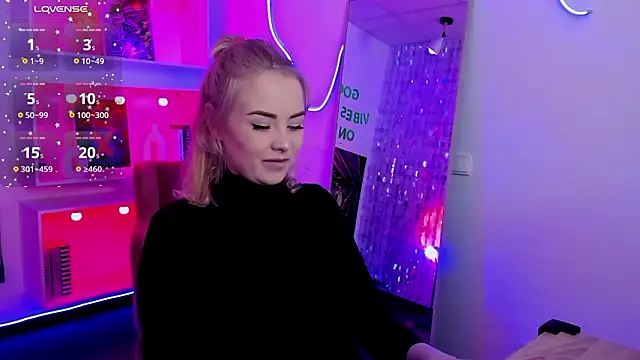 StephanieSweety online show from February 25, 5:35 pm