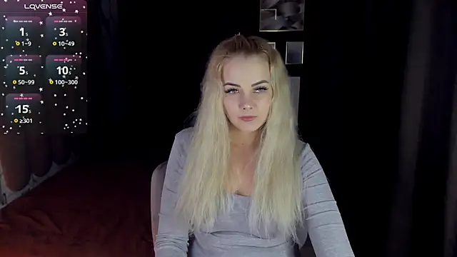 StephanieSweety online show from December 17, 5:18 pm