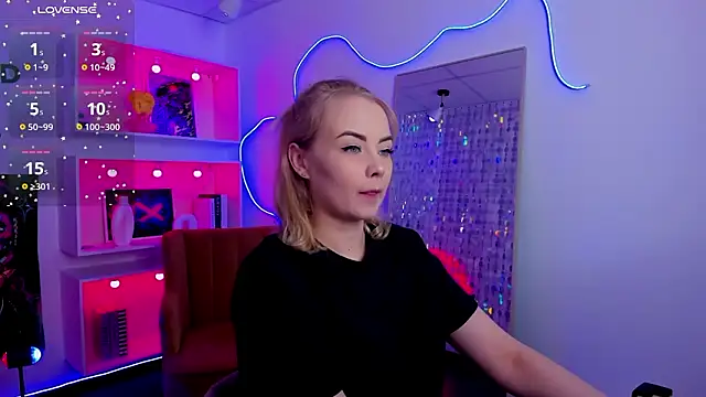 StephanieSweety online show from February 16, 5:44 pm