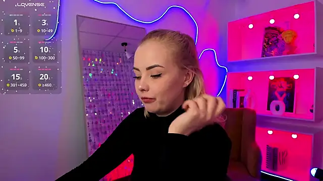 StephanieSweety online show from April 9, 6:36 pm