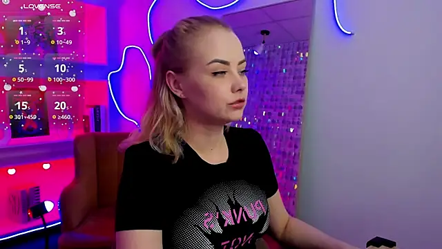 StephanieSweety online show from April 2, 6:36 pm