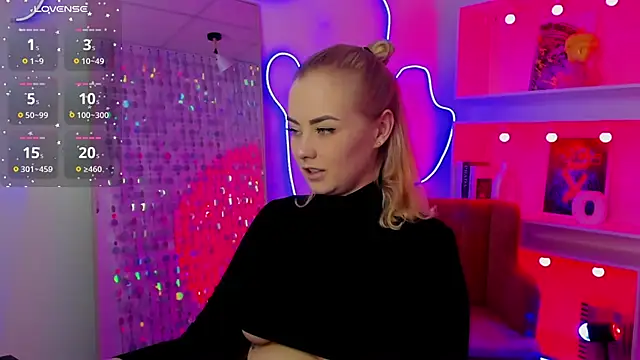 StephanieSweety online show from March 29, 6:42 pm