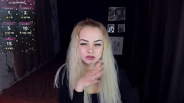 StephanieSweety online show from December 15, 5:19 pm