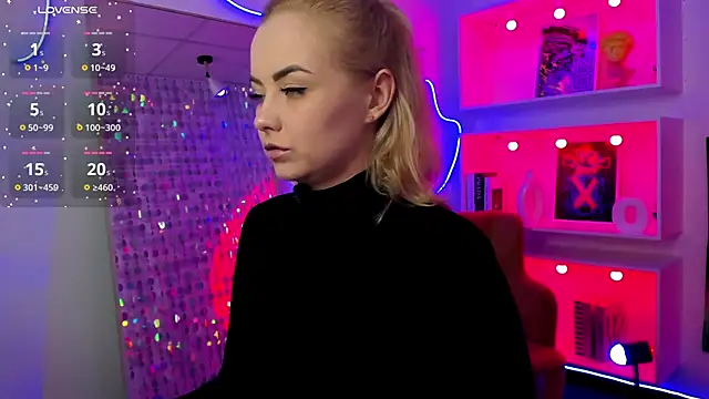 StephanieSweety online show from April 1, 5:54 pm