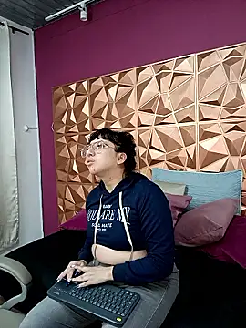 Piafisher1 online show from March 3, 1:45 am