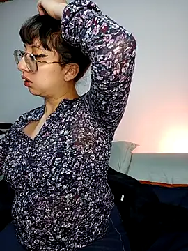 Piafisher1 online show from November 8, 1:20 am