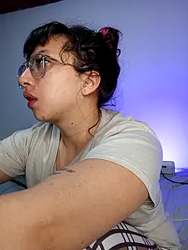 Piafisher1 online show from October 31, 1:13 am