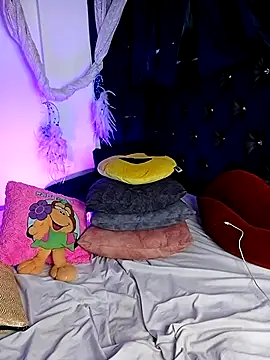 Piafisher1 online show from March 21, 4:07 pm