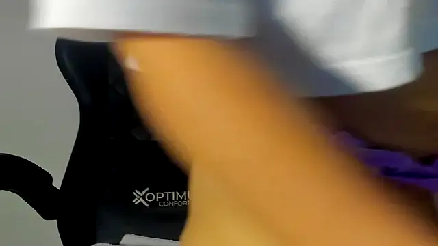 Snapshot of Sami_Hotie1 chatting on November 9, 8:46 pm Sami Hotie1 online show from November 9, 8:46 pm