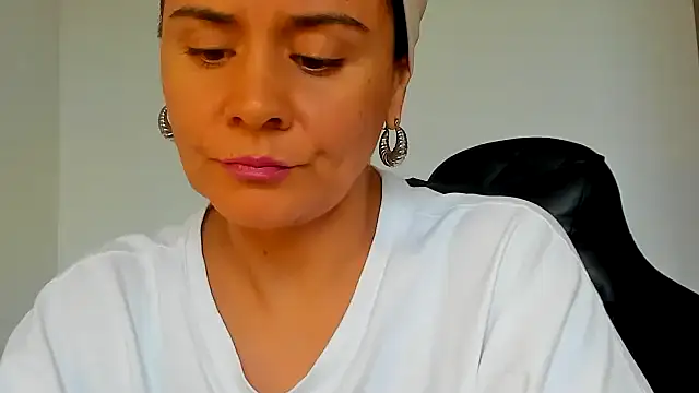 Snapshot of Sami_Hotie1 chatting on November 10, 9:53 pm Sami Hotie1 online show from November 10, 9:53 pm