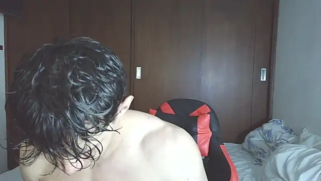 Snapshot of aresholland chatting on December 2, 1:39 am aresholland online show from December 2, 1:39 am