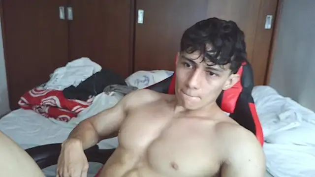 Snapshot of aresholland chatting on November 18, 7:50 pm aresholland online show from November 18, 7:50 pm