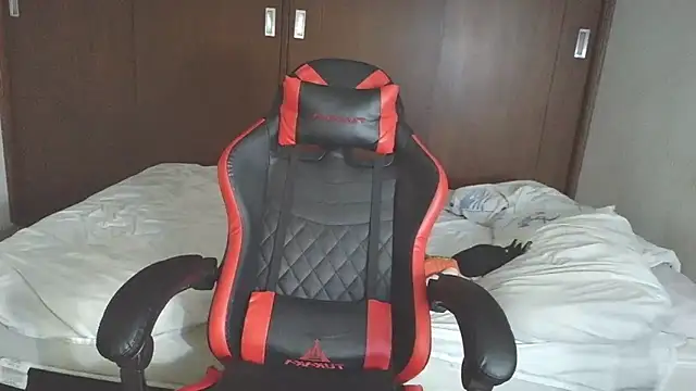 aresholland online show from December 5, 12:32 am