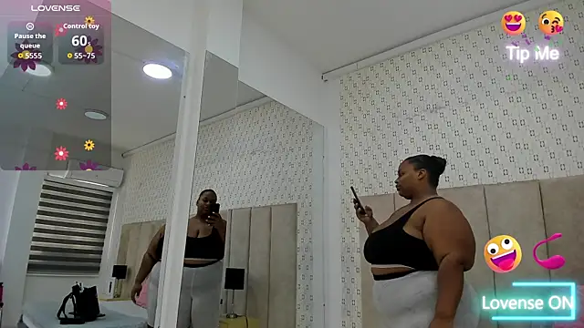 Snapshot of KiaraBrownn chatting on September 24, 11:39 am KiaraBrownn online show from September 24, 11:39 am